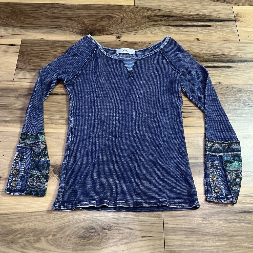 Able‎ Thermal Top Women L Textured Long Sleeve Embellished Buttons Cuffs Boho